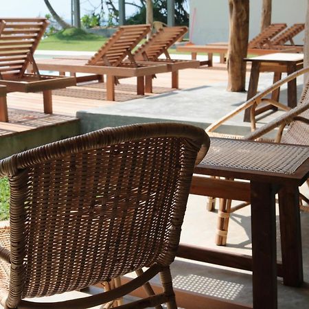 Swell Shacks Hotel Matara Exterior photo